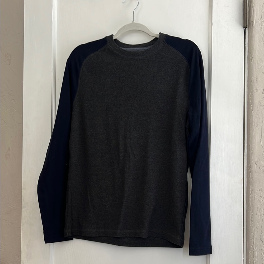 Banana Republic Long Sleeve Gray and Blue Tee